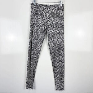 Onzie Cream/Black Geometric Print Work Out Leggings Size M/L